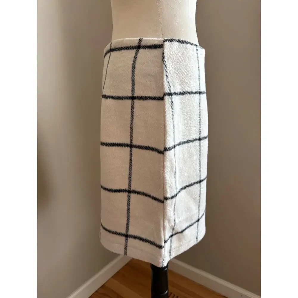 Lulus Skirt White Black Plaid NWT Size Large Cozy Minimalist Preppy